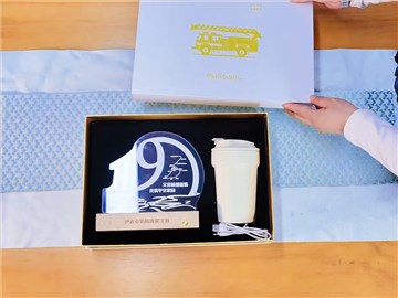 消防定制活動紀(jì)念禮品：白色禮盒，實用性與紀(jì)念價值的完美結(jié)合