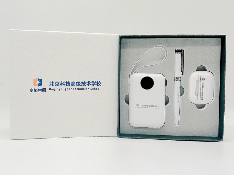 學?；顒影槭侄Y