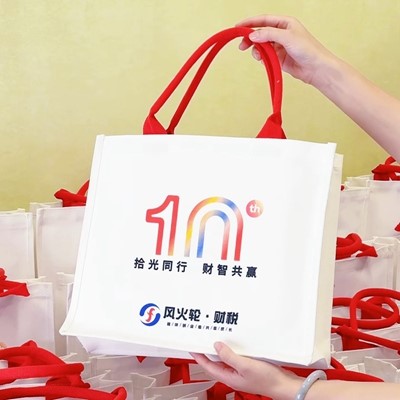 公司日常拜訪(fǎng)客戶(hù)的禮品怎么定制？這套實(shí)用組合客戶(hù)總提起